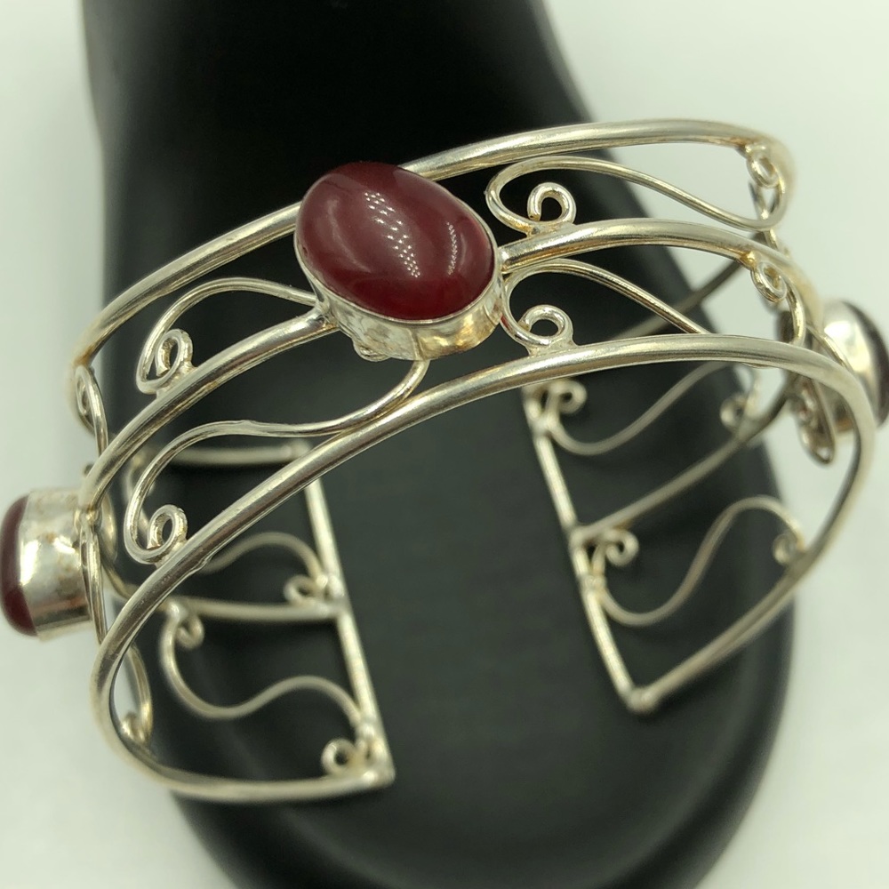Gorgeous Cuff Bracelet Garnet Gemstone New - Picture 2 of 4